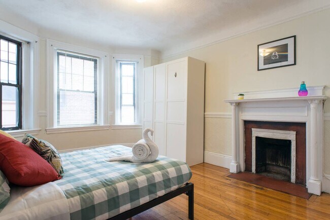 48 Babcock St Unit 4