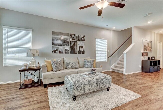 Photo - 613 Circle Wy