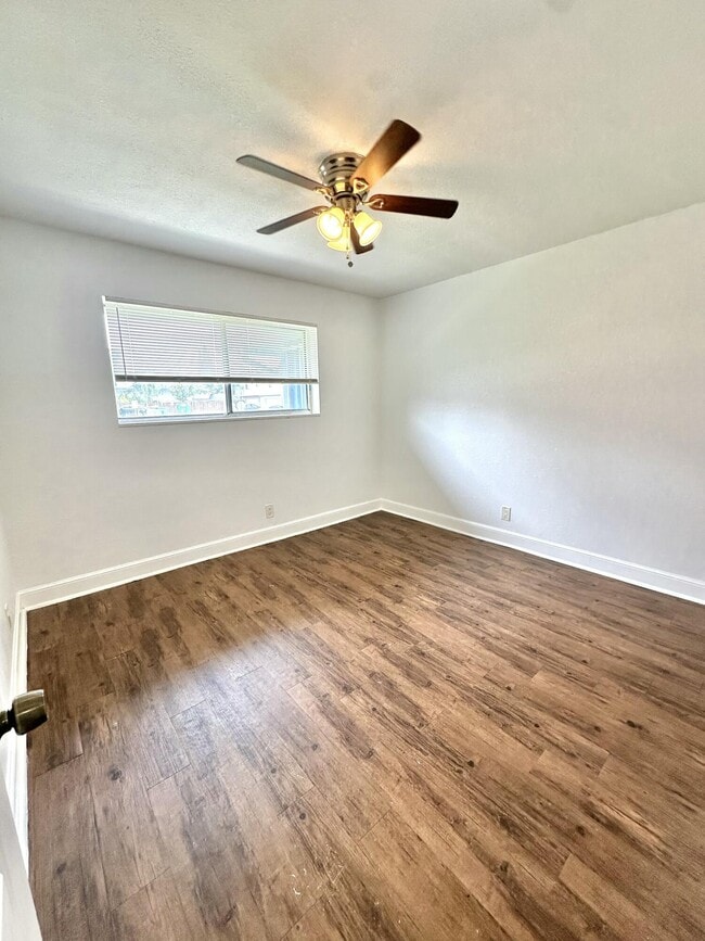 Photo - 210 E Tiffany Dr Unit 1