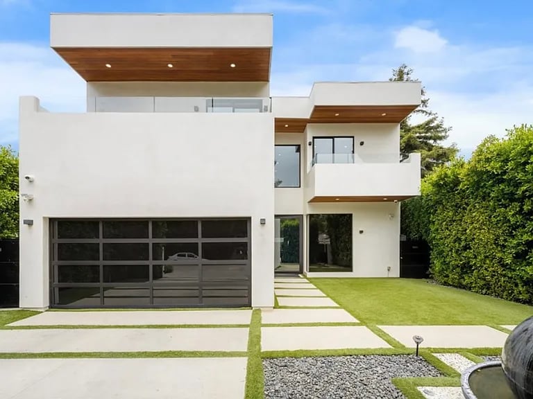 Photo - 15231 Greenleaf St