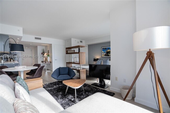 Photo - 31 SE 6th St Unit 2205
