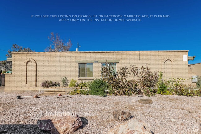 Building Photo - 1146 E Hatcher Rd Rental
