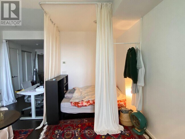 Photo - 101 Charles St E Unit 2909