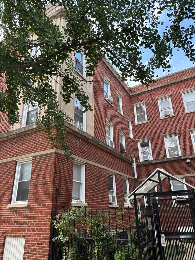 1480 W Winnemac Ave Unit 3