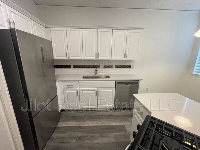 Photo - 61 Fulton St SE