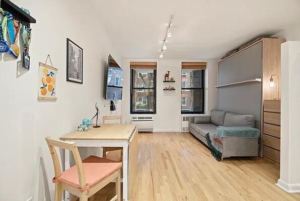 Building Photo - 315 W 55th St Rental