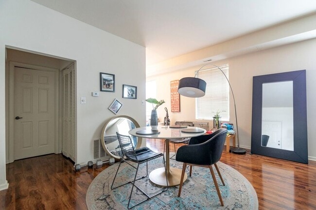 Photo - 3751 N Halsted St Unidad 319