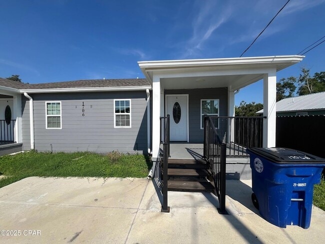 Building Photo - 1706 Lake Ave Rental
