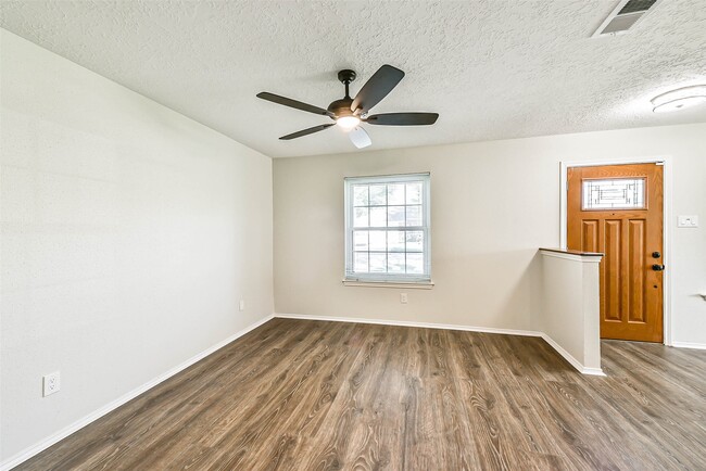 Photo - 22630 Round Valley Dr