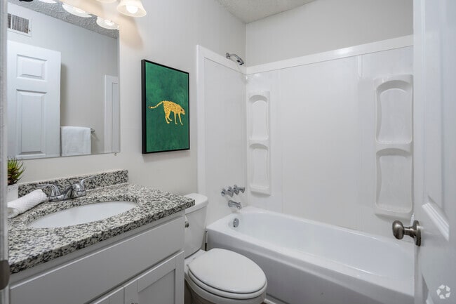 2BR, 1BA - 740SF - Bathroom