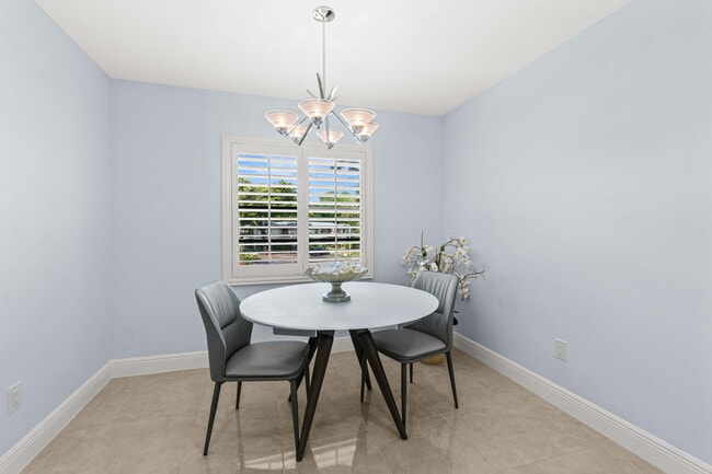 Photo - 5 Westgate Ln Unit B