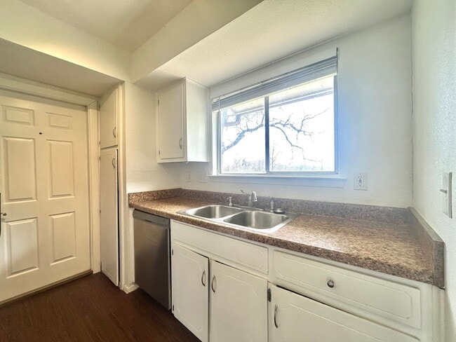 Photo - 4807 Copperbend Blvd