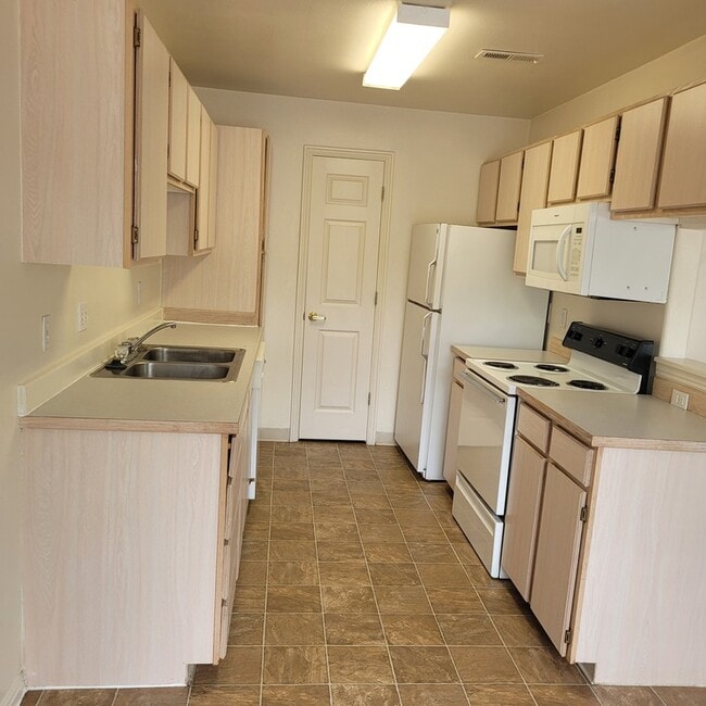 Photo - 451 N 7th E Unit 32