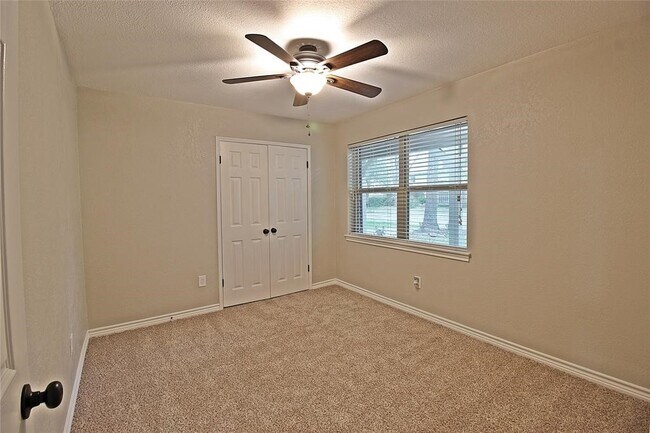 Photo - 2074 Shadow Rock Dr