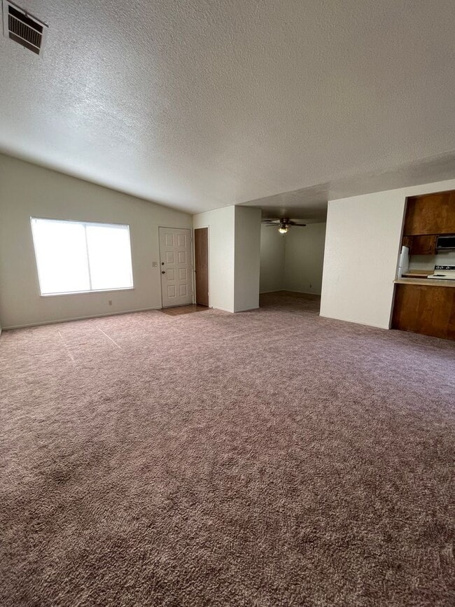Photo - 616 W Yosemite Ave