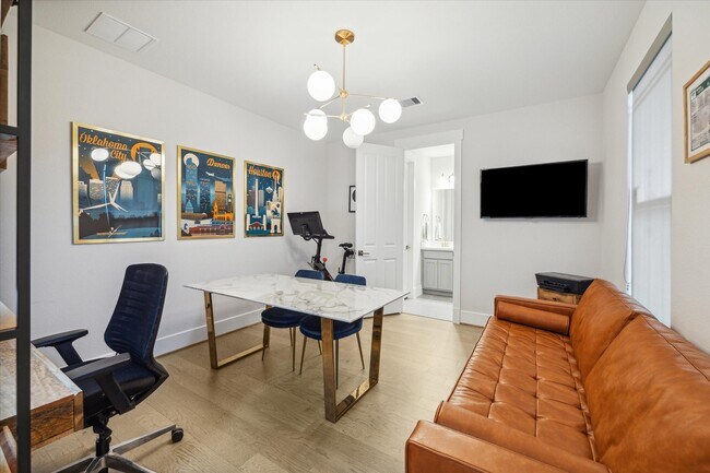 Photo - 2803 Hicks St