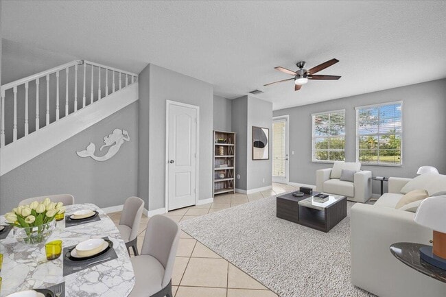 Photo - 647 Castle Dr