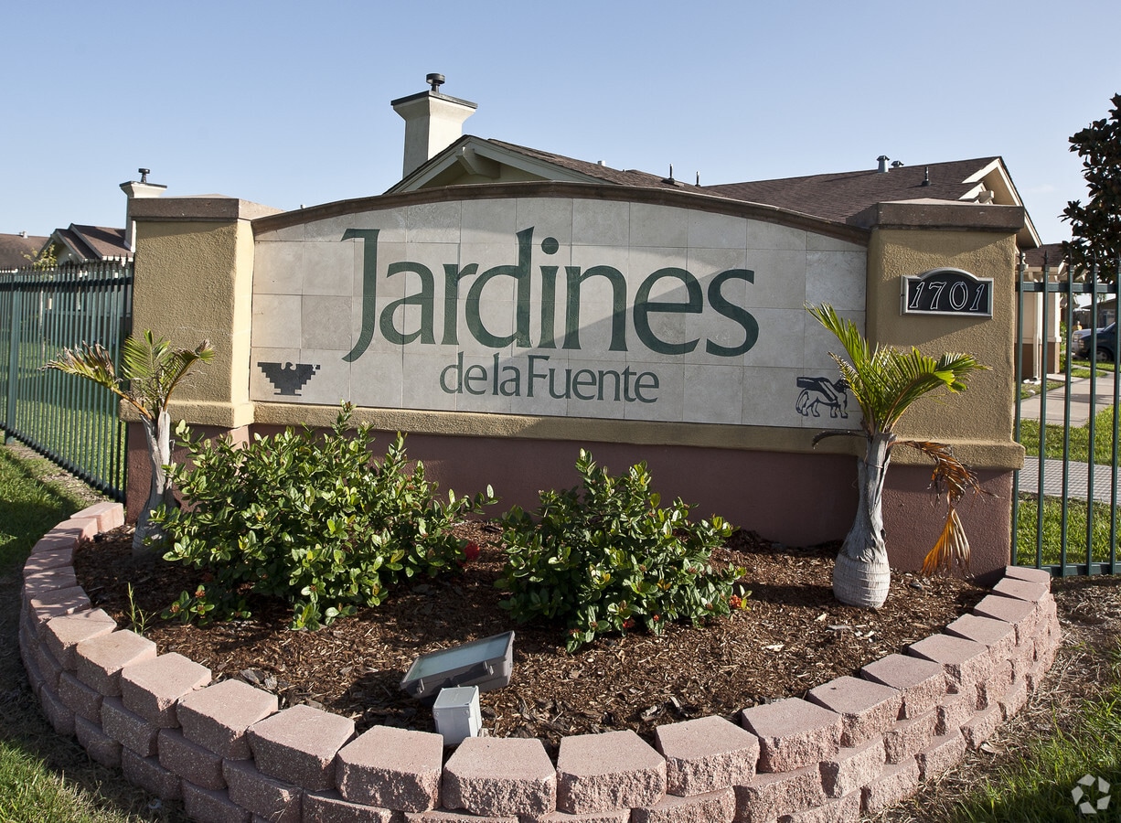Jardines De La Fuente - Jardines De La Fuente Apartments