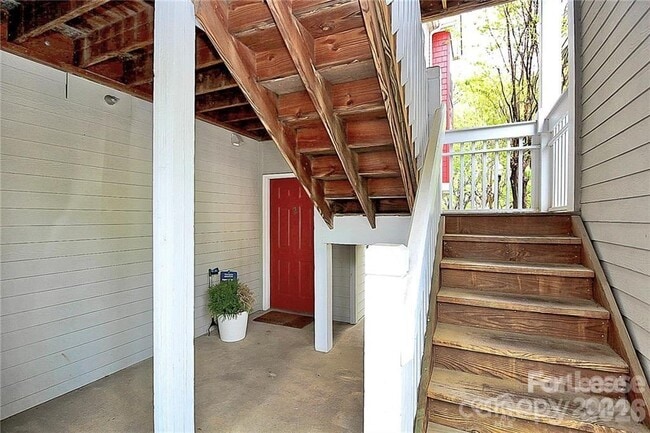 Photo - 1140 W 1st St