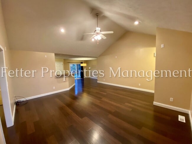 Photo - 3 Bedroom Newburgh Home!!