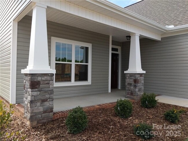 Photo - 835 Wisteria Wy