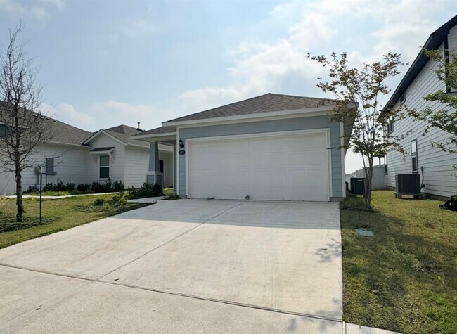 Photo - 195 Heritage Ml Trl