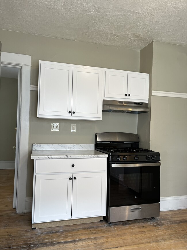 Photo - 3459 N Oakland Ave Unit Upper