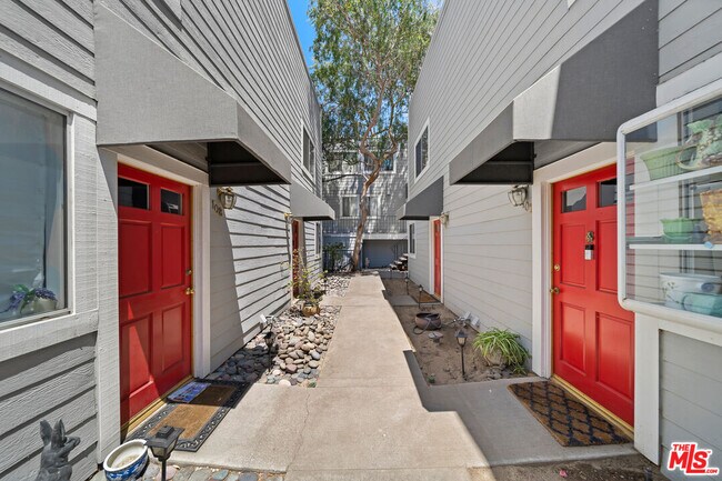 4308 Alcove Ave Unidad 106
