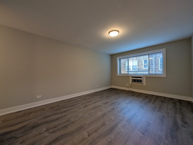 Photo - 542 W Surf St