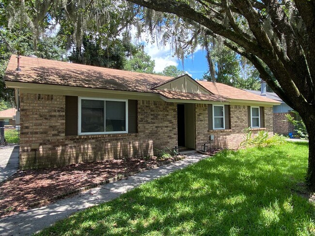 Photo - **Available Now** Great 3 Bedroom 2 Bath home on Coffee Bluff with Fenced Yard!!