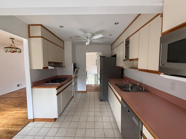 Photo - 321 Dallas Dr