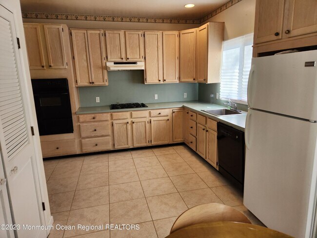 Photo - 78 Poplar Ave