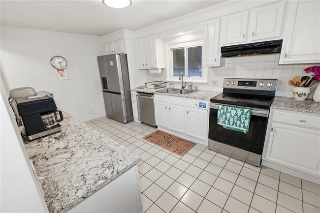 Photo - 266 Willowcrest Dr