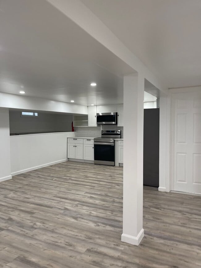 Photo - 258 Greeley Ave Unit Base