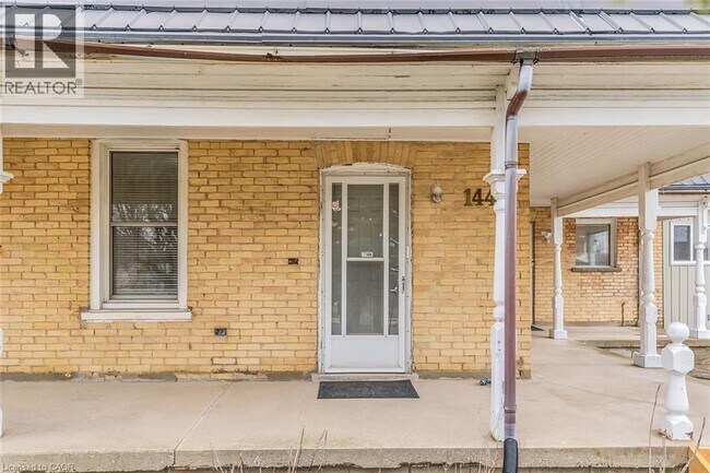 Photo - 144 Cambridge St