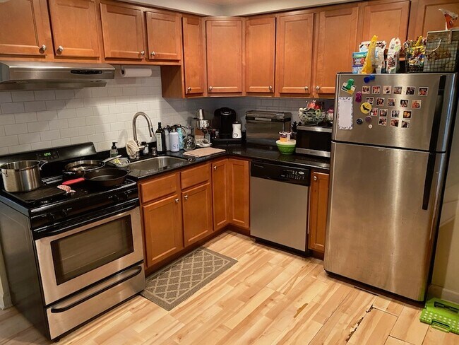 Photo - 1032 W Oakdale Ave Unit G