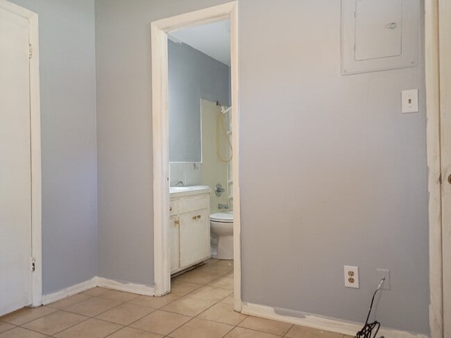 Bathroom - 1714 S 28th St Unit 1714