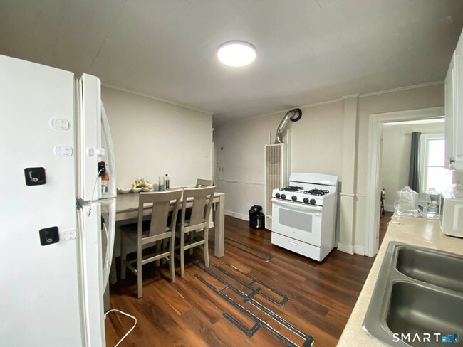 Photo - 70 Woodbine St Unit 2