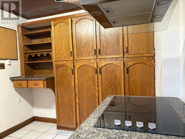 Photo - 397 Centre St E