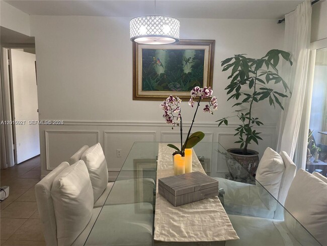 Building Photo - 9280 SW 123rd Ct Unit 207