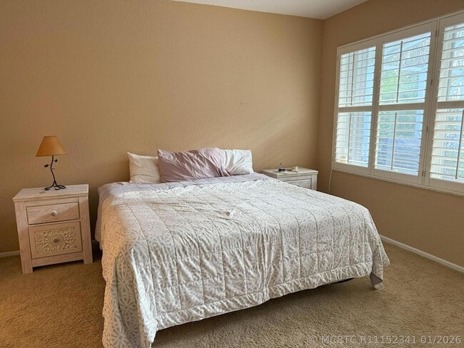 328 W Coral Trace Cir