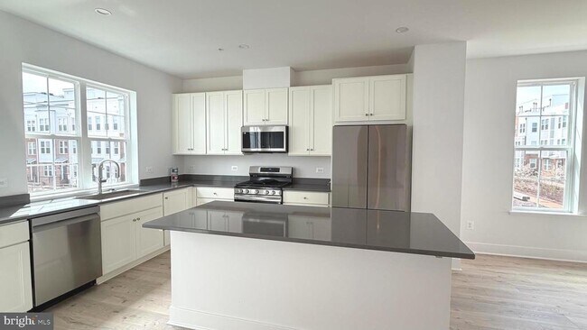 Photo - 2106 Henson Norris St