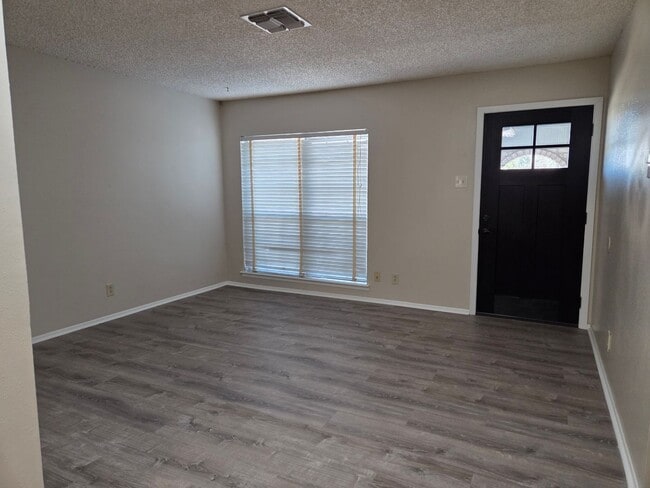 Photo - Spacious 4 Bedroom Ranch