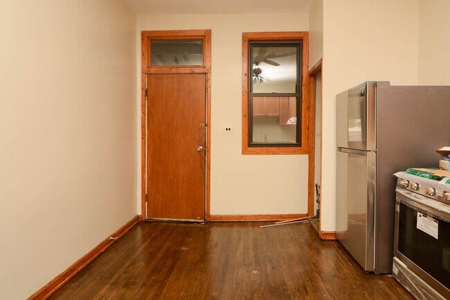 2825 N Milwaukee Ave Unit 2