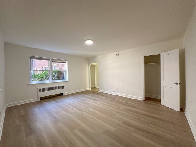 Photo - Congress Court