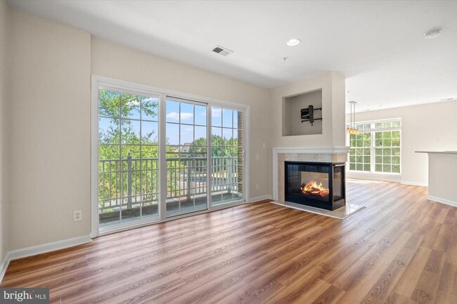 220 Fallsgrove Blvd Unit 3