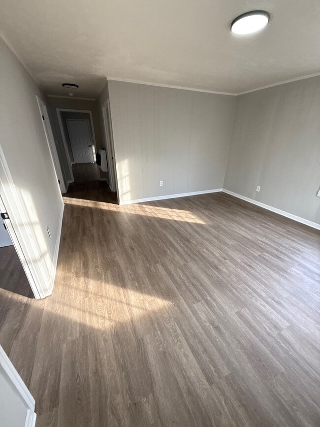 Photo - 602 Windrow Rd