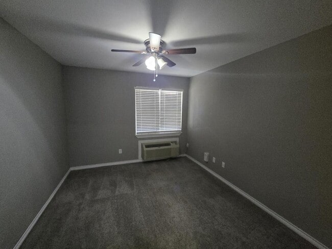 Photo - 1334 Coffee St