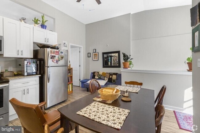 Building Photo - 162 Richmond St Unit 3 Rental