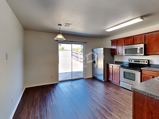 Photo - 1420 Oak Hollow Ln